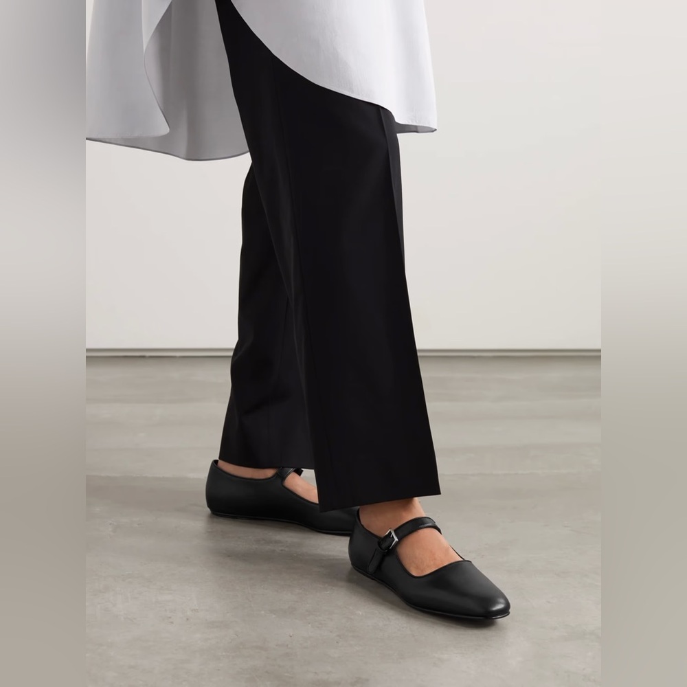 THE ROW AVA FLATS (39/US 9) BLACK - NWOT